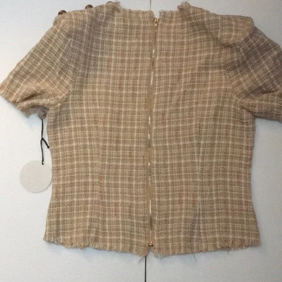 Tailored Top. Size M - Picture 2 of 5